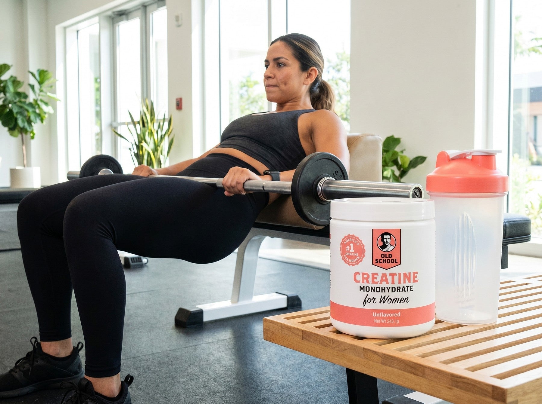 Mujer entrenando glúteo y pierna